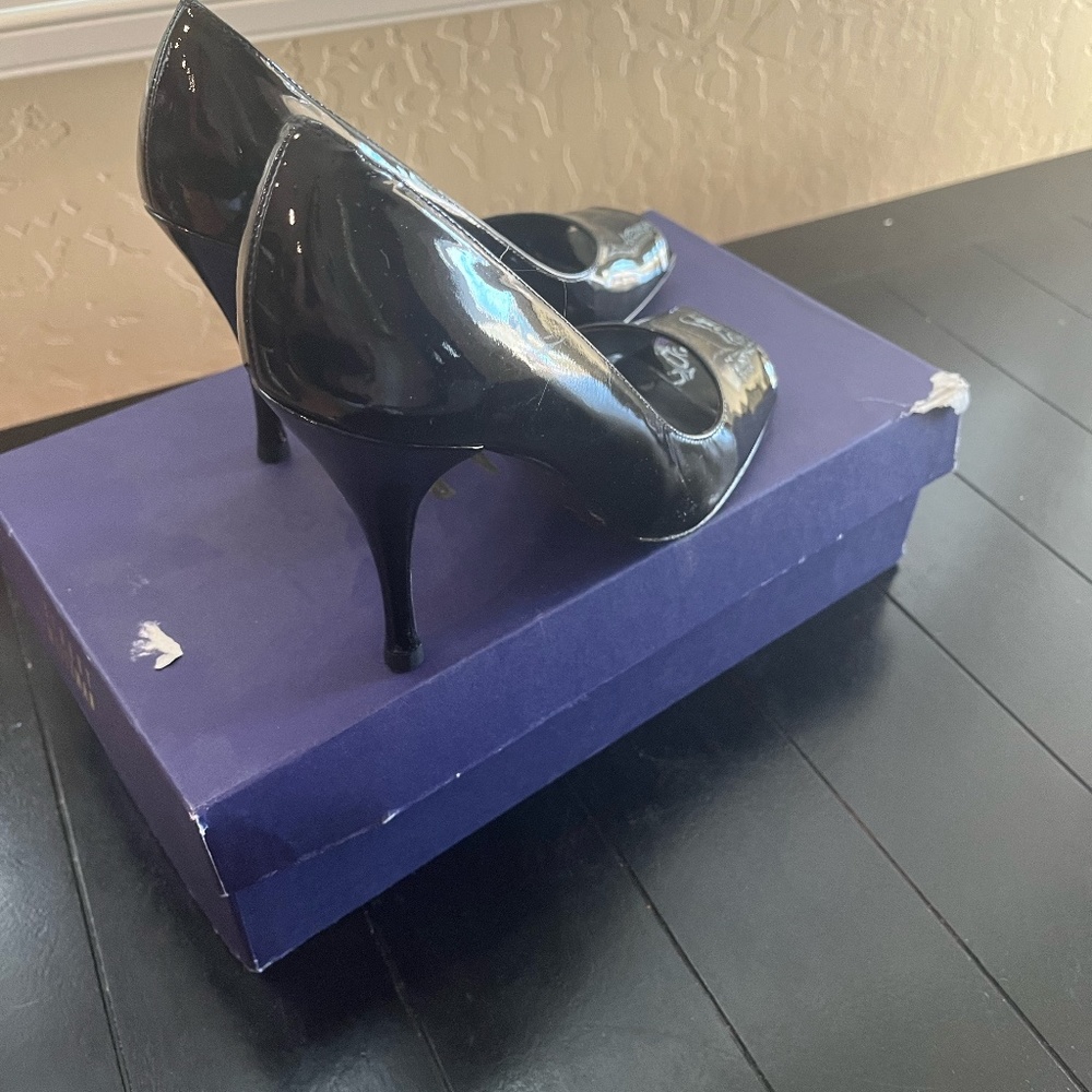 Black Patent Stuart Weizman Heels Size 6 - image 5